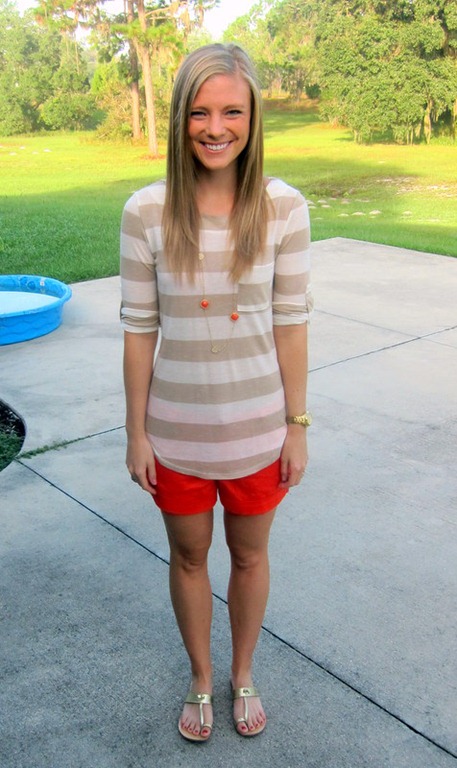 what color shirt with red shorts