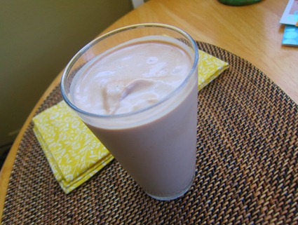 banana peanut butter smoothie 001