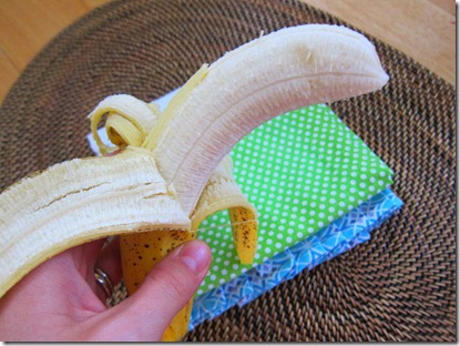how to freeze a banana 002