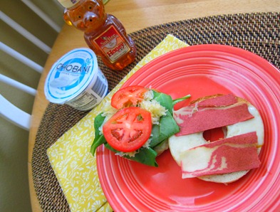 onion cheese bagel 003