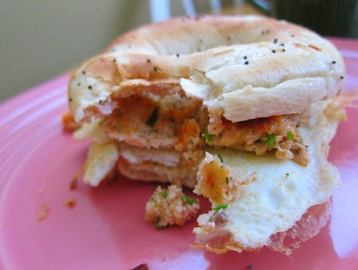 salmon burger bagelwich 006