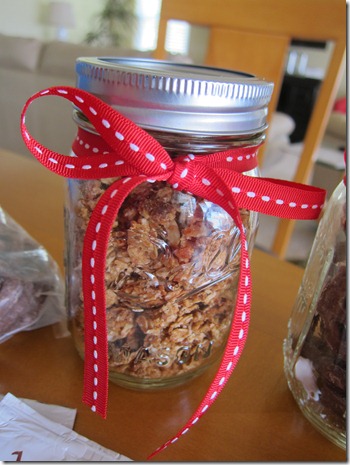granola in ball jar 004