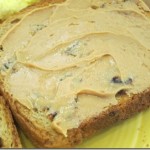 cinnamon raisin toast with peanut butter 002