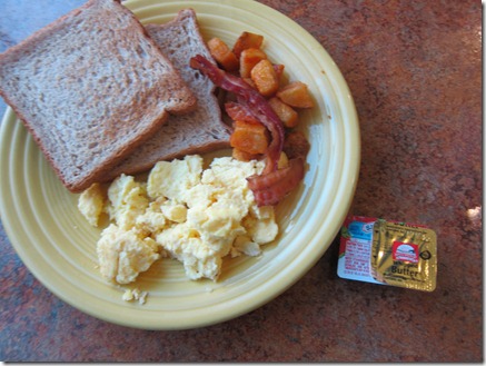 hotel breakfast buffet 001