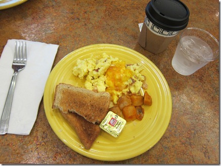 scrambled eggs with bacon and sausage 004