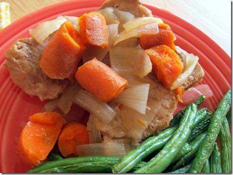 dog in kiddie pool 023