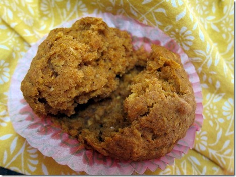 pumpkin oatmeal muffins