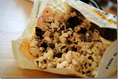 White chocolate peppermint popcorn 003