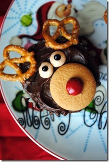 reindeer cupcakes 060