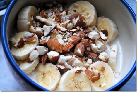 banana almonds overnight oats