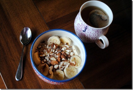 overnight oats almonds banana