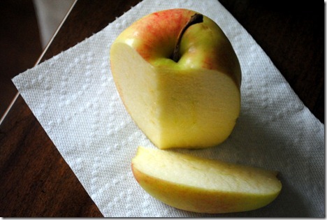 sliced apple