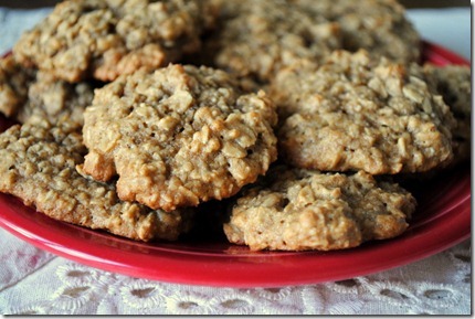 oatmeal banana peanut butter cookies 062-001