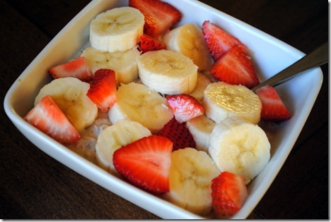 strawberry banana overnight oats
