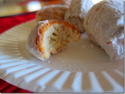 homemade doughnut munchkins