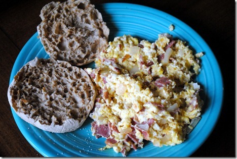 scrambled eggs turkey bacon 021