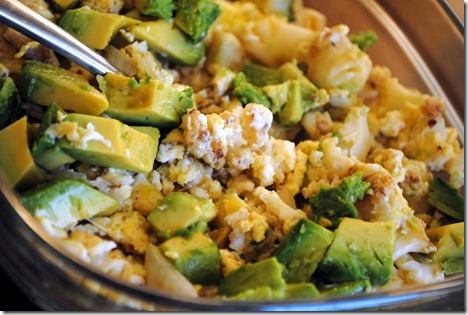 scrambled eggs with avocado 013