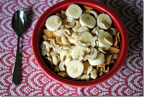 honey nut chex with bananas 002