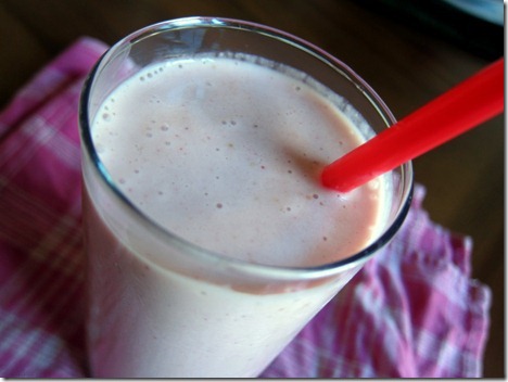 protein smoothie strawberry banana