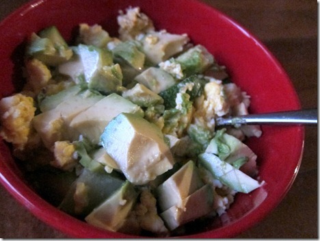 scrambled eggs with avocado and zucchini 003