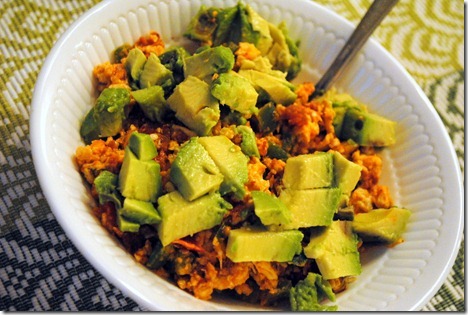 scrambled eggs with sundried tomatoes 006-001