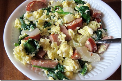 scrambled eggs with sausage and feta 028