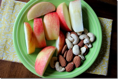 apple almonds cashews