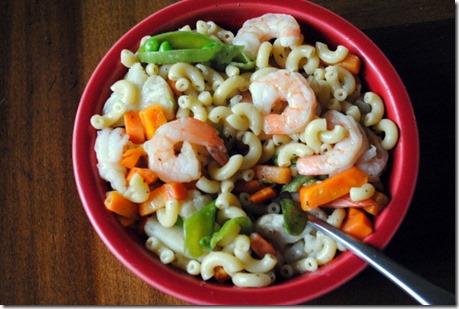 macaroni noodles with vegetables and shrimp