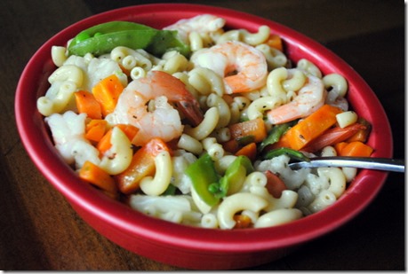 macaroni with shrimp and veggies