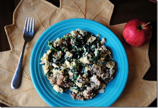scrambled eggs with spinach chicken sausage