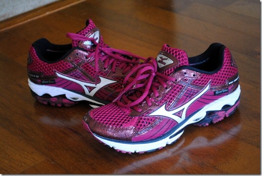 Mizuno Wave Rider Maroon