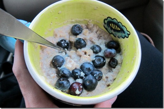 Oatmeal egg whites and blueberries