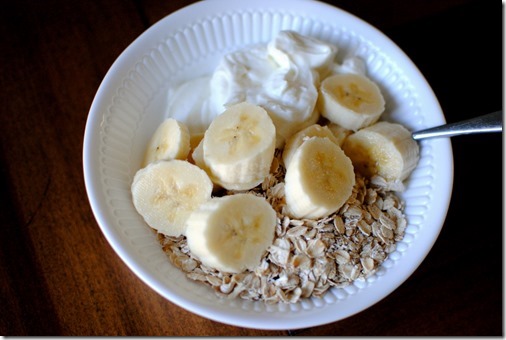 yogurt with oatmeal and banana