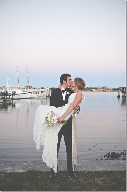 Bride Groom Kiss