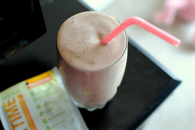 https://www.pbfingers.com/wp-content/uploads/2014/08/AboutTimeProteinSmoothie.jpg