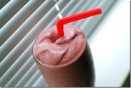 strawberry avocado almond butter smoothie