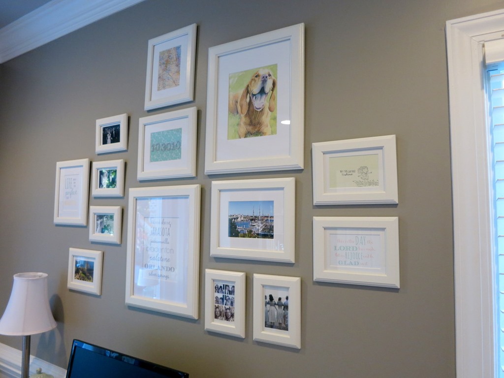 How To Make A Gallery Wall Peanut Er Fingers Home Office Gallery Wall