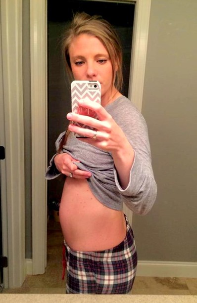 19 weeks pregnant bump