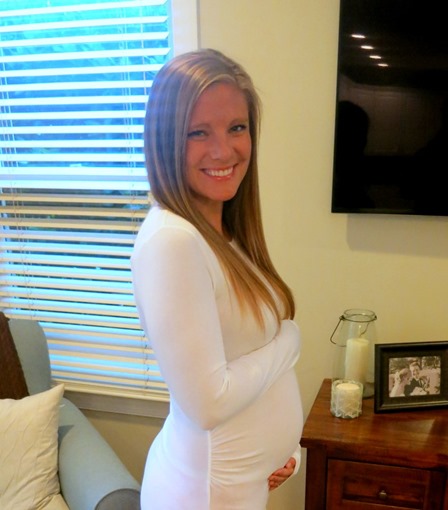 33 weeks pregnant bump
