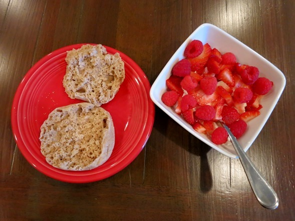 greek yogurt with berries
