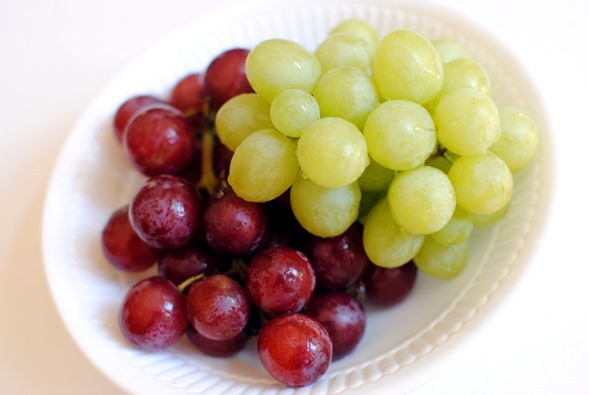 red and green grapes
