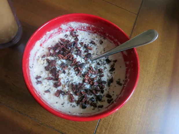 oatmeal with cacao nibs and chia