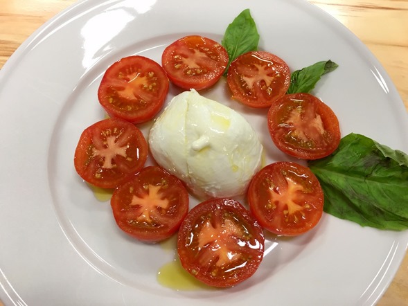 alino's caprese salad