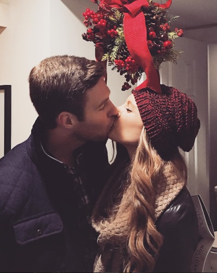 mistletoe kiss