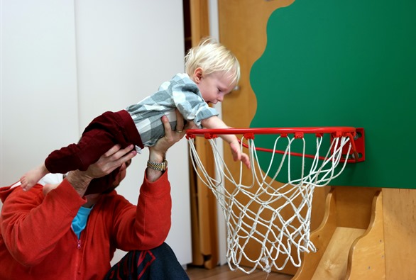 Chase Dunking Ball