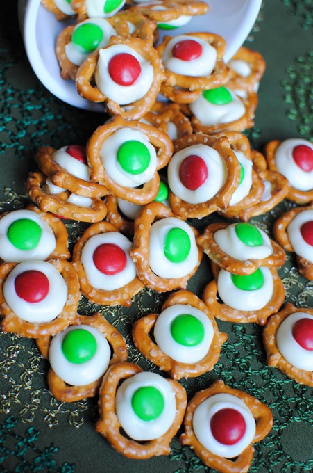Easy Christmas Pretzels