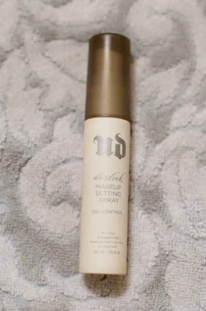 Urban Decay De-Slick Makeup Setting Spray