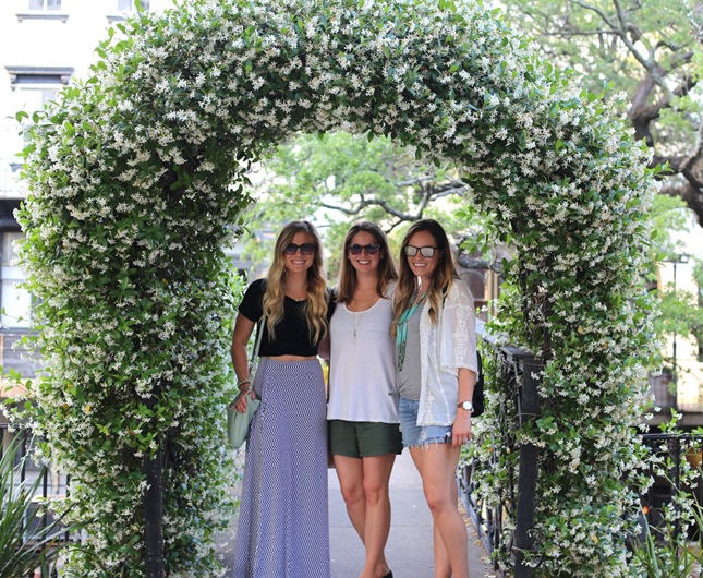 savannah vics on the river