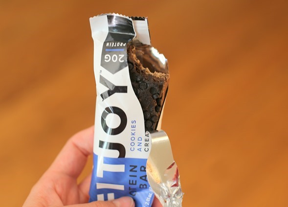 FitJoy Protein Bar Cookies and Cream