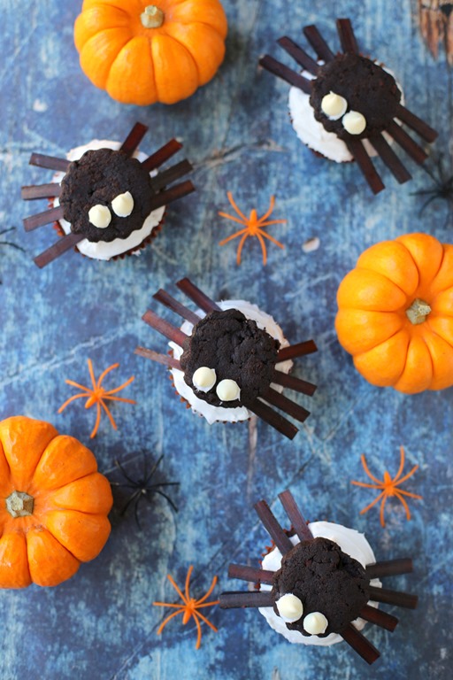 Halloween Spider Cupcakes - Peanut Butter Fingers